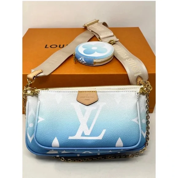 Louis Vuitton By The Pool multi pouchette 😍 - Picture 1 of 12